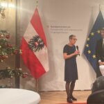 Johanna Mang im Außenministerium bei der Verleihung des Goldenen Ehrenzeichens der Republik Österreich