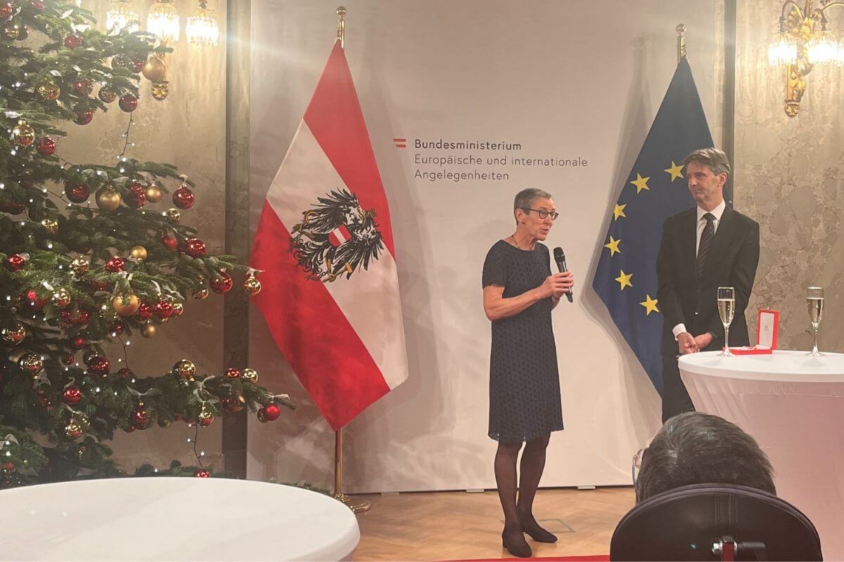 Johanna Mang im Außenministerium bei der Verleihung des Goldenen Ehrenzeichens der Republik Österreich