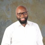 Porträt des Länderdirektors Light for the World Kenia, Richard Mativu